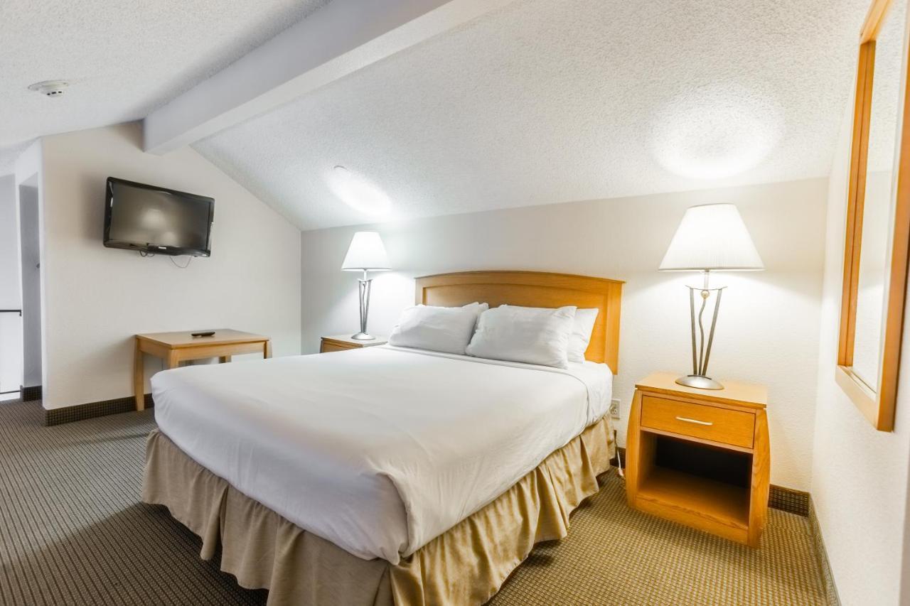 Rivertree Inn & Suites Clarkston 外观 照片