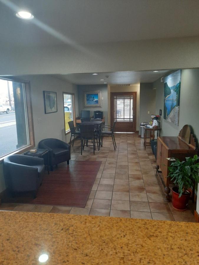 Rivertree Inn & Suites Clarkston 外观 照片